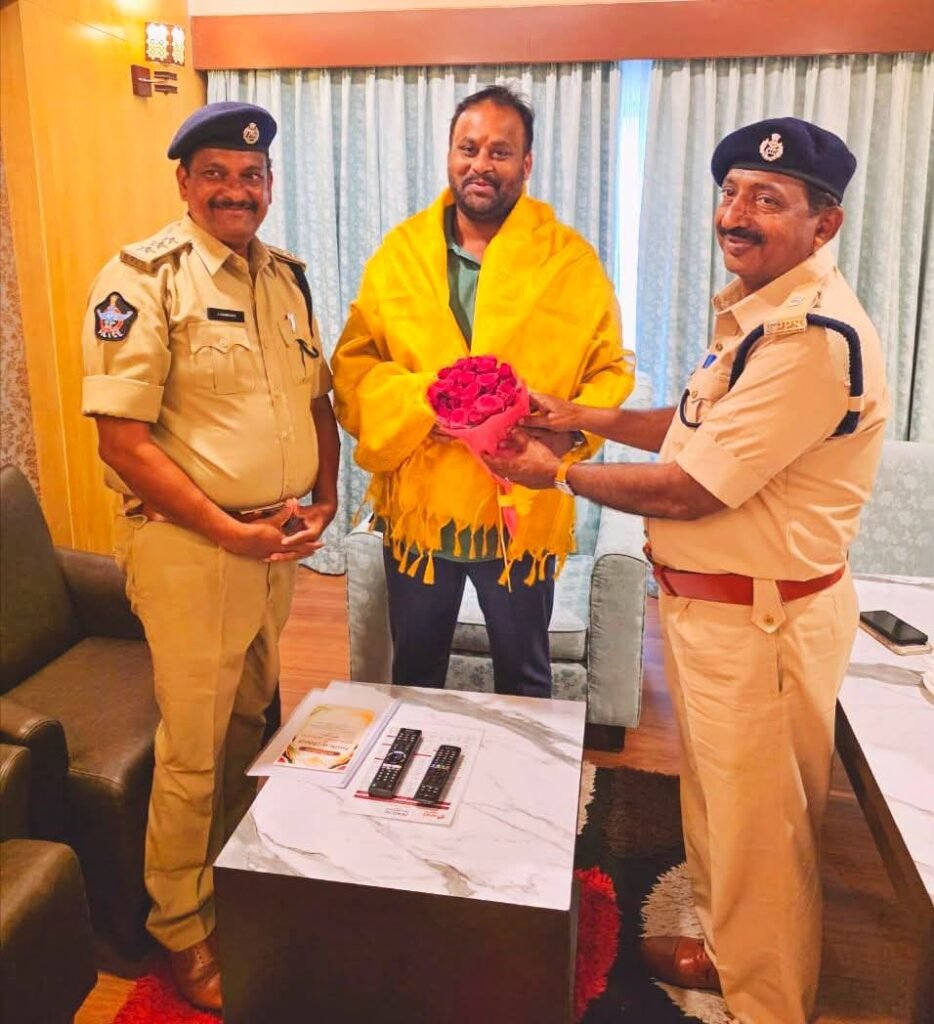 తిరుపతిలో మంత్రి మండిపల్లి రాంప్రసాద్ రెడ్డికి పోలీసు అధికారుల ఆహ్వానం, చిత్తూరు పీటీసీ పాసింగ్ ఔట్ పరేడ్