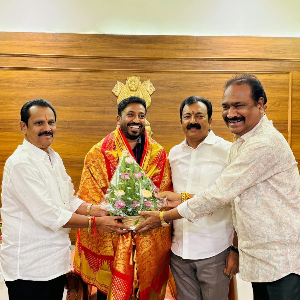 కాకినాడ ఎంపీ ఉదయ్ శ్రీనివాస్‌ను కలిసిన సీనియర్ నేత యనమల కృష్ణుడు.. తునిలో జనసేన బలోపేతంపై చర్చ