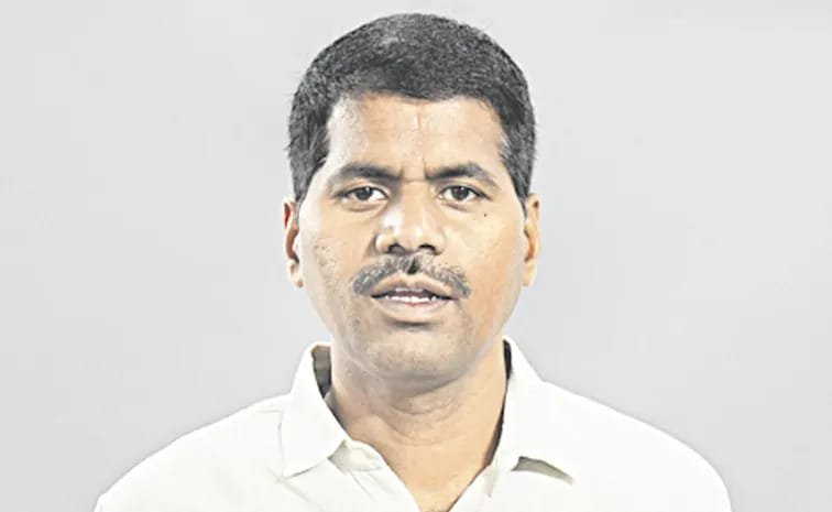 సచివాలయ ఉద్యోగులపై అక్రమ కేసులు బనాయించడం దారుణం.. ప్రభుత్వ తీరును తీవ్రంగా ఖండించిన కాకర్ల వెంకటరామిరెడ్డి