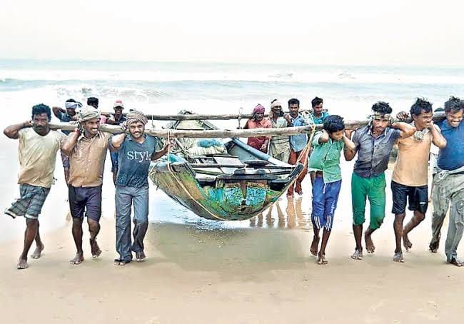 ఏపీ మత్స్యకారులకు ప్రభుత్వం గుడ్‌న్యూస్ – ఉచితంగా 50 కేజీల బియ్యం పంపిణీకి సీఎం చంద్రబాబు ఆదేశాలు