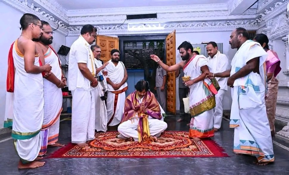 చేబ్రోలు శ్రీ సీతారామస్వామి వారిని దర్శించుకున్న ఉప ముఖ్యమంత్రి పవన్ కళ్యాణ్.. ఏకాదశి వ్రత పూజల్లో పాల్గొన్న జనసేనాని