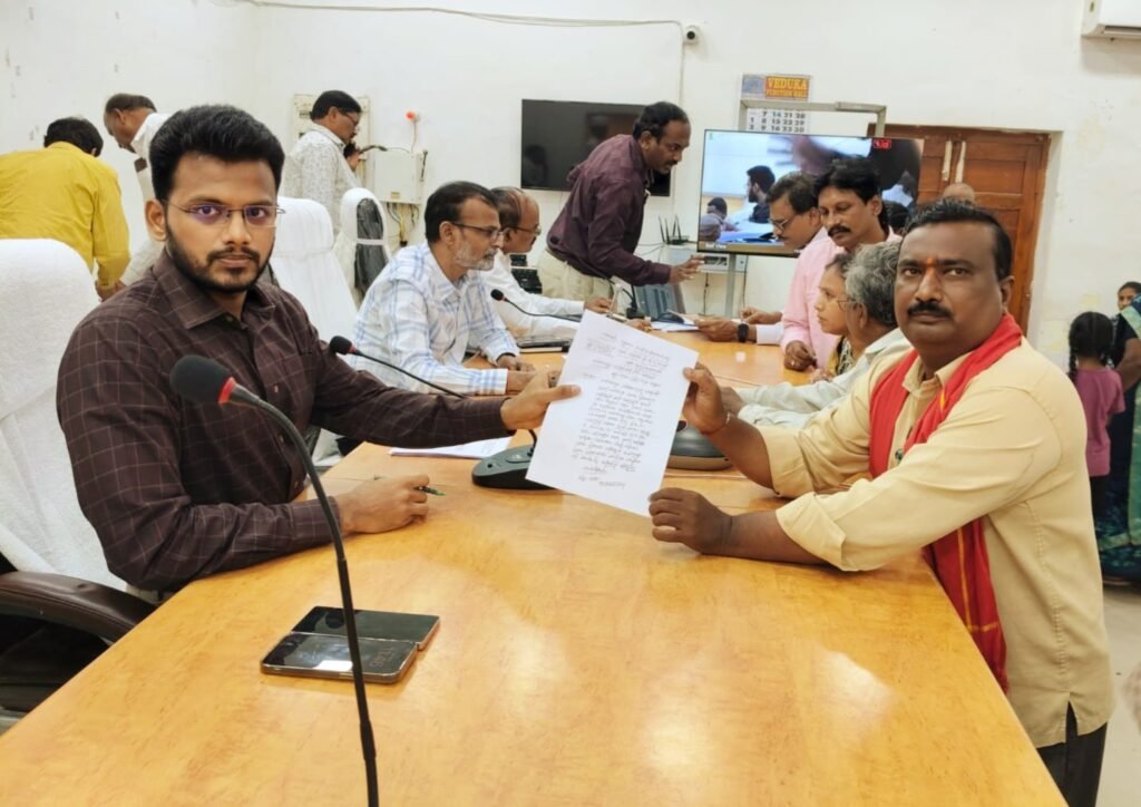 మచిలీపట్నంలో స్మశాన వాటికల అభివృద్ధికి చర్యలు తీసుకోవాలి… కలెక్టర్ డీకే బాలాజీకి జనసేన నగర అధ్యక్షుడు గడ్డంరాజు విజ్ఞప్తి