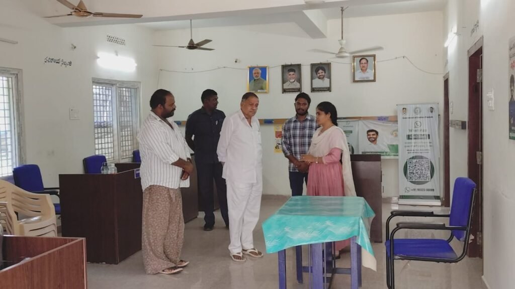 సచివాలయ సిబ్బందికి ఎమ్మెల్యే బుద్ధప్రసాద్ కీలక ఆదేశాలు: మోపిదేవి మండలంలో ఆకస్మిక తనిఖీలు