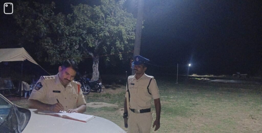 అన్నమయ్య జిల్లాలో ముమ్మరంగా రాత్రివేళల్లో పోలీసుల ప్రత్యేక నిఘా.. ఎస్పీ ధీరజ్ కునుబిల్లి ఆదేశాలతో పటిష్ట భద్రతా ఏర్పాట్లు