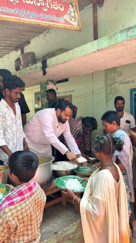 రామన్నగూడెంలో వరద బాధితులకు అండగా ఎన్డీఏ కూటమి నాయకులు: శిబిరం ఏర్పాటు చేసి స్వయంగా భోజనాలు వడ్డించిన వైనం