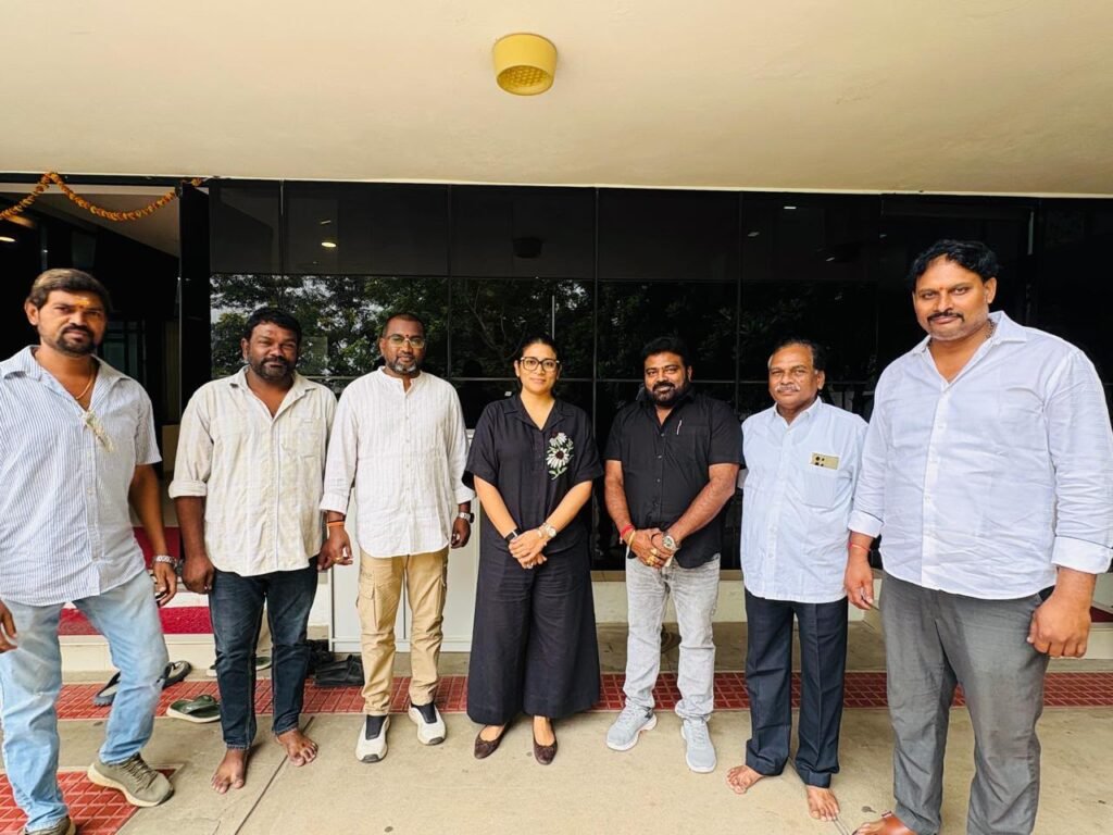 నిరుపేద విద్యార్థి ఉన్నత చదువుకు మెగా యూత్ ఫోర్స్ భరోసా.. ఇంజనీరింగ్ ఫీజుల నిమిత్తం లక్ష రూపాయల ఆర్థిక సాయం