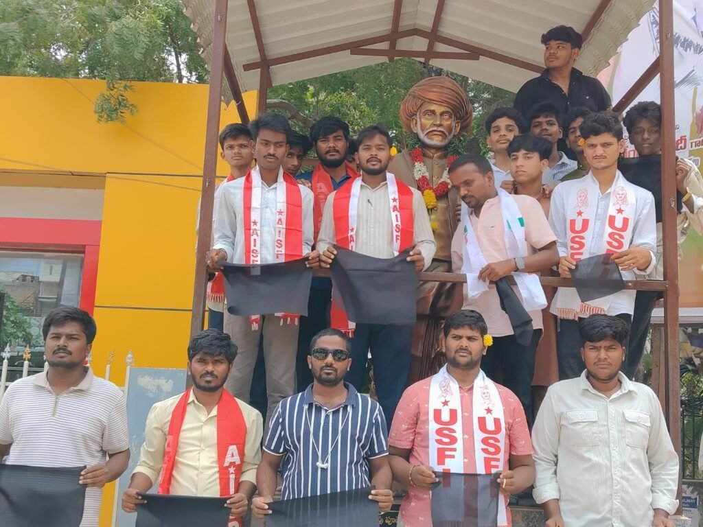 మదనపల్లిలో ఉపాధ్యాయ సంఘాల తీరుపై విమర్శలు: డీఈఓ అవినీతి ఆరోపణలపై జేఏసీ నిరసన