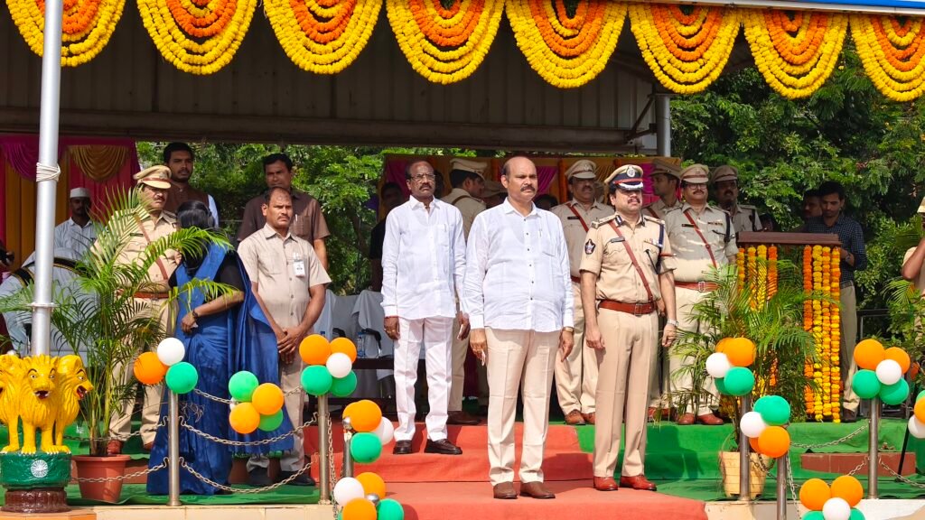ఏలూరులో ఘనంగా కానిస్టేబుళ్ల పాసింగ్ అవుట్ పరేడ్.. గౌరవ వందనం స్వీకరించిన మంత్రి కొలుసు పార్థసారథి