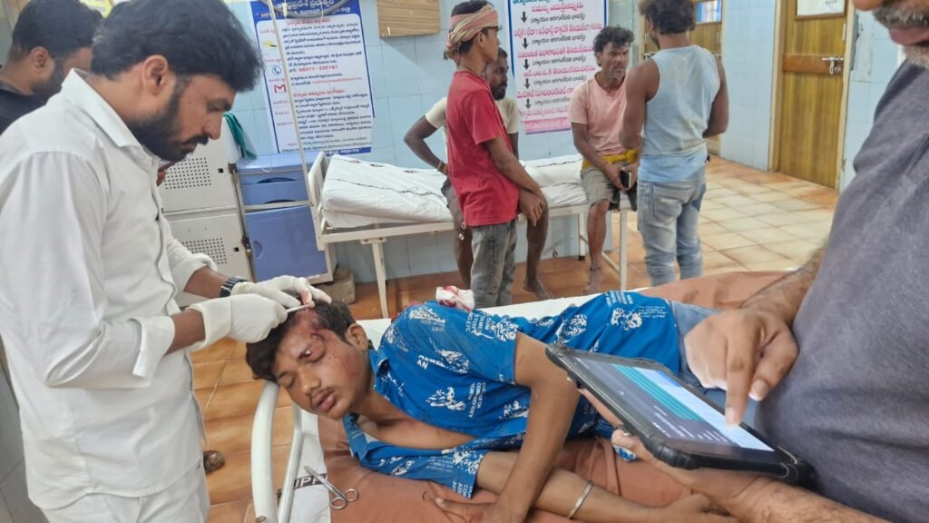కురబలకోట వద్ద ఘోర రోడ్డు ప్రమాదం.. టెంపోను ఢీకొట్టిన లారీ, 13 మంది వలస కార్మికులకు గాయాలు
