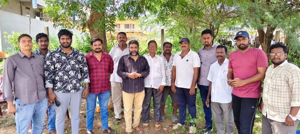 నూజివీడులో వేగంగా సాగుతున్న ఆటస్థలం అభివృద్ధి పనులు త్వరలోనే ప్రజలకు అందుబాటులోకి వాకింగ్ ట్రాక్ మరియు ఓపెన్ జిమ్