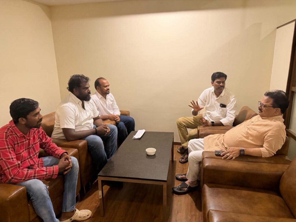 నెల్లూరులో జనసేన రాష్ట్ర ప్రధాన కార్యదర్శి తమ్మిరెడ్డి శివశంకర్‌ను కలిసిన సీనియర్ నేత పి. టోనీ బాబు: స్థానిక ఎన్నికల వ్యూహాలపై చర్చ