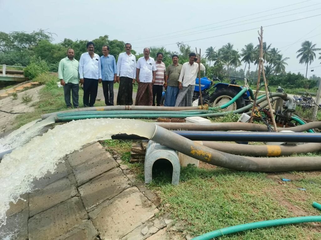 కృత్తివెన్ను మెగా తాగునీటి చెరువుకు శరవేగంగా నీటి తరలింపు: ఎమ్మెల్యే కాగిత కృష్ణ ప్రసాద్ ఆదేశాలతో రంగంలోకి ఆయిల్ ఇంజన్లు.. కూటమి నేతల క్షేత్రస్థాయి పరిశీలన!