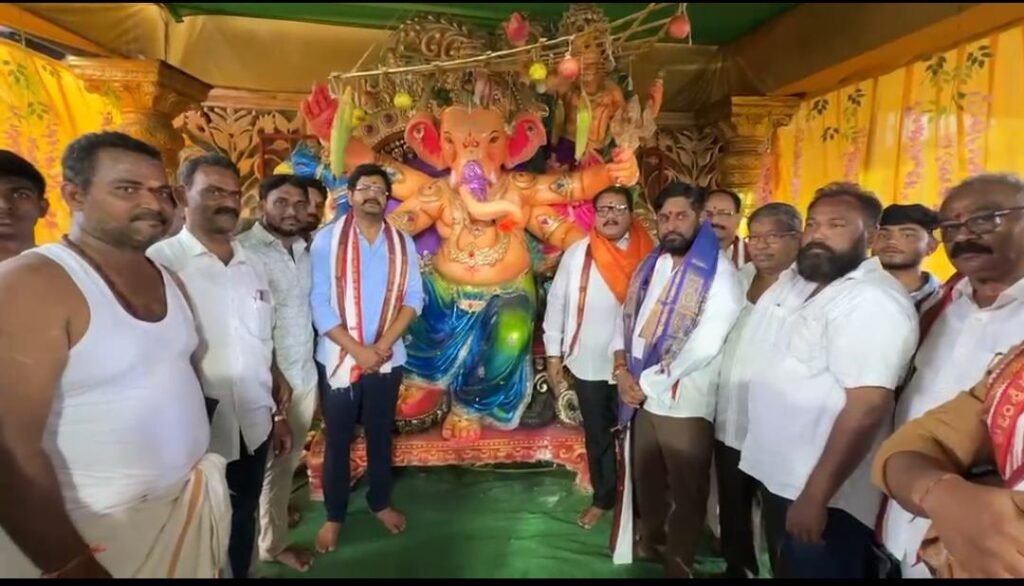 🌸 గుడివాడలో వాడవాడలా వైభవంగా వినాయక చవితి వేడుకలు! 🌸