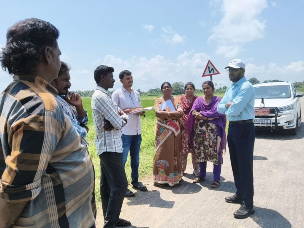 గూడూరు మండలంలో ఈ-పంట నమోదు పరిశీలన: జేసీ, జిల్లా వ్యవసాయ అధికారి ఆదేశాలు