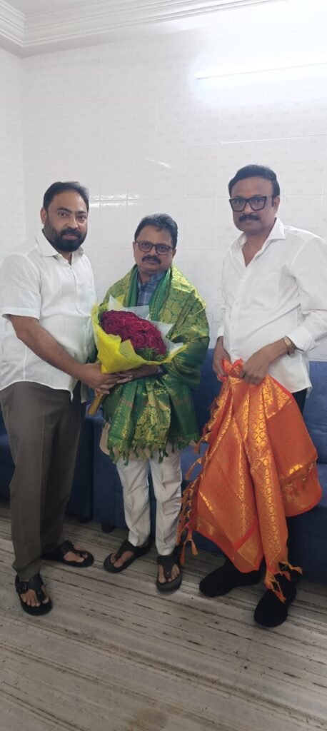 ఒంగోలులో జనసేన ప్రధాన కార్యదర్శి, ఎంఎస్ఎంఈ చైర్మన్‌కు ఘన స్వాగతం: ఉడా చైర్మన్ రియాజ్ మర్యాదపూర్వక భేటీ