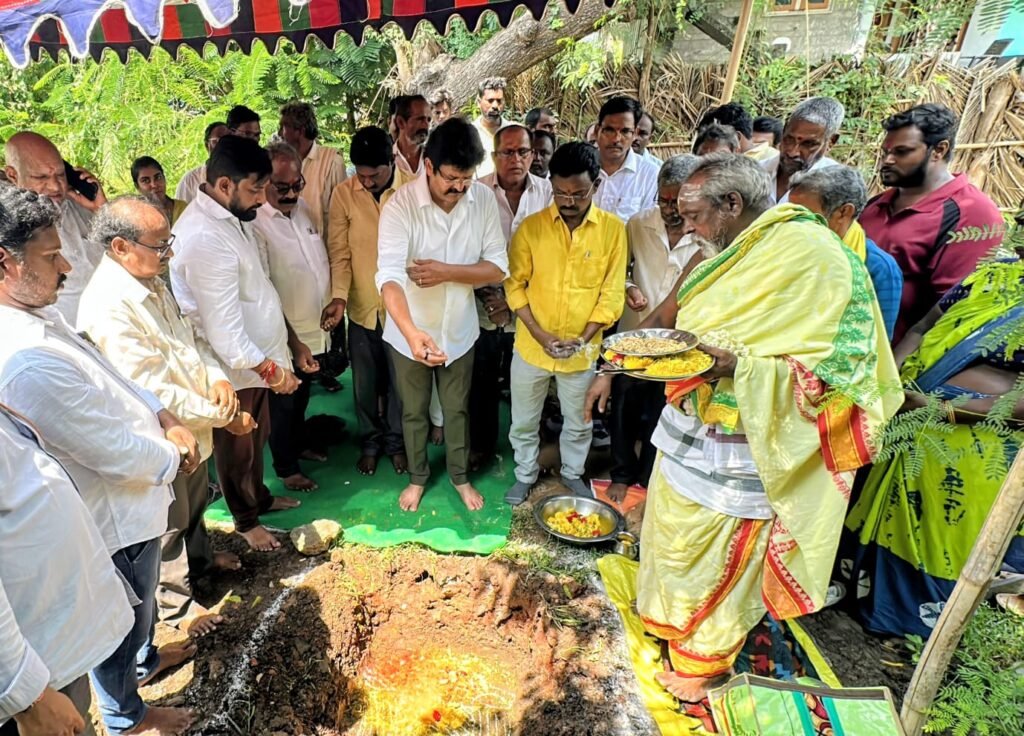గుడివాడ రూరల్ మండలంలో రూ.39 లక్షలతో రోడ్డు పనులకు ఎమ్మెల్యే వెనిగండ్ల రాము శంకుస్థాపన: గ్రామీణాభివృద్ధే ధ్యేయం