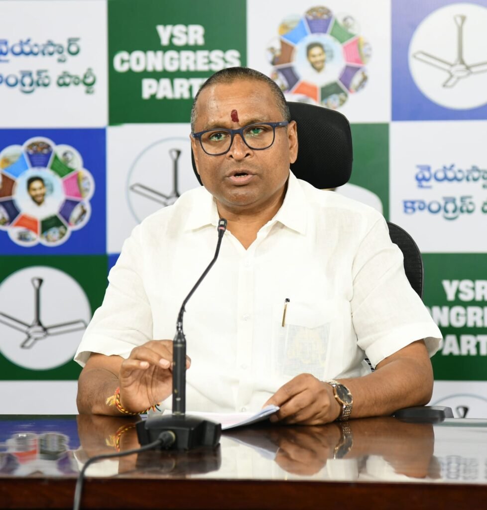వినాయక నిమజ్జనాలకు నీళ్లివ్వని అసమర్థ ప్రభుత్వం: తిరుమల లడ్డూపై అబద్ధాలు బట్టబయలయ్యాయన్న మాజీ మంత్రి వెల్లంపల్లి శ్రీనివాస్
