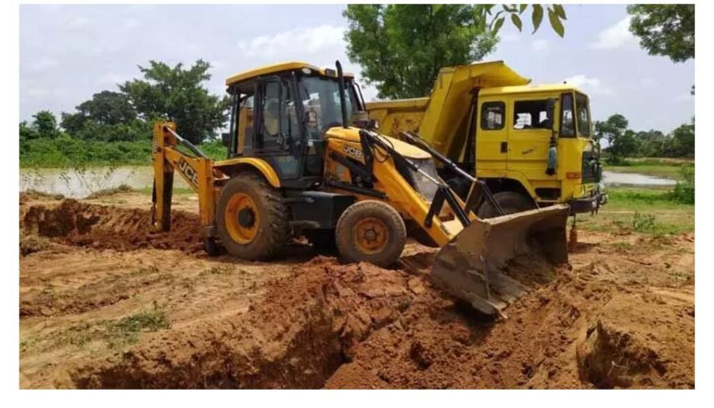 కృత్తివెన్నులో ఆగని అక్రమ మట్టి దందా.. అధికారుల మౌనం వెనుక రాజకీయ ఒత్తిళ్లేనా?