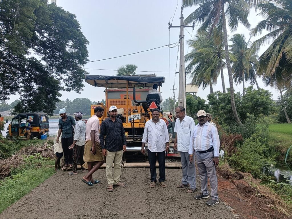 శరవేగంగా గోగినేనిపాలెం ప్రధాన రహదారి నిర్మాణం.. సాస్కి నిధులు రూ. 2.10 కోట్లతో పనులు చేపట్టిన ఎమ్మెల్యే మండలి బుద్ధప్రసాద్