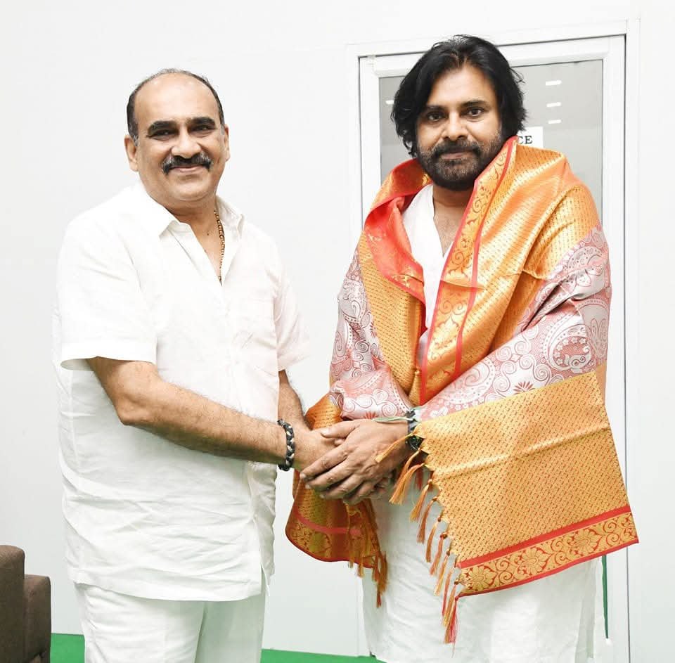 జనసేనలో బాలినేని శ్రీనివాసరెడ్డికి కీలక బాధ్యతలు.. స్థానిక సంస్థల ఎన్నికల వేళ పవన్ కళ్యాణ్ వ్యూహాత్మక నిర్ణయం!
