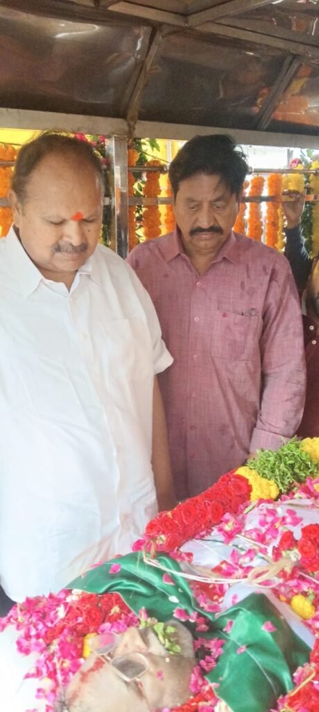 కాపునాడు జాతీయ అధ్యక్షులు గాళ్ళ సుబ్రహ్మణ్యానికి సామినేని ఉదయభాను నివాళులు