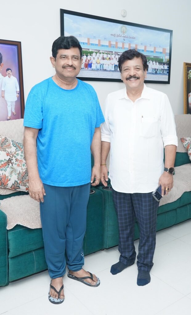 ప్రభుత్వ విప్ పిడుగు హరిప్రసాద్‌ను పరామర్శించిన మంత్రి కందుల దుర్గేష్: ఆరోగ్య పరిస్థితిపై ఆరా.. త్వరగా కోలుకోవాలని ఆకాంక్ష!