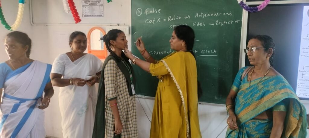 జాతీయ నులిపురుగుల నిర్మూలన దినోత్సవం: కోడూరు స్వతంత్రపురం జడ్పీహెచ్‌ పాఠశాలలో విద్యార్థులకు ఆల్బెండజోల్ మాత్రల పంపిణీ!
