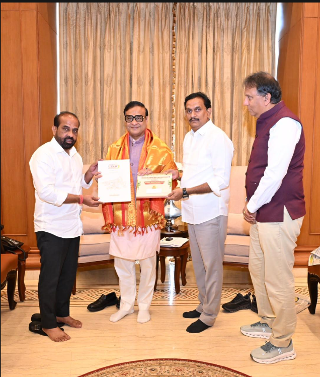అస్సాం ముఖ్యమంత్రి హిమంత బిశ్వ శర్మతో మంత్రి సత్యకుమార్, ఎంపీ కేశినేని చిన్ని భేటీ.. దసరా ఉత్సవాలకు ఆహ్వానం