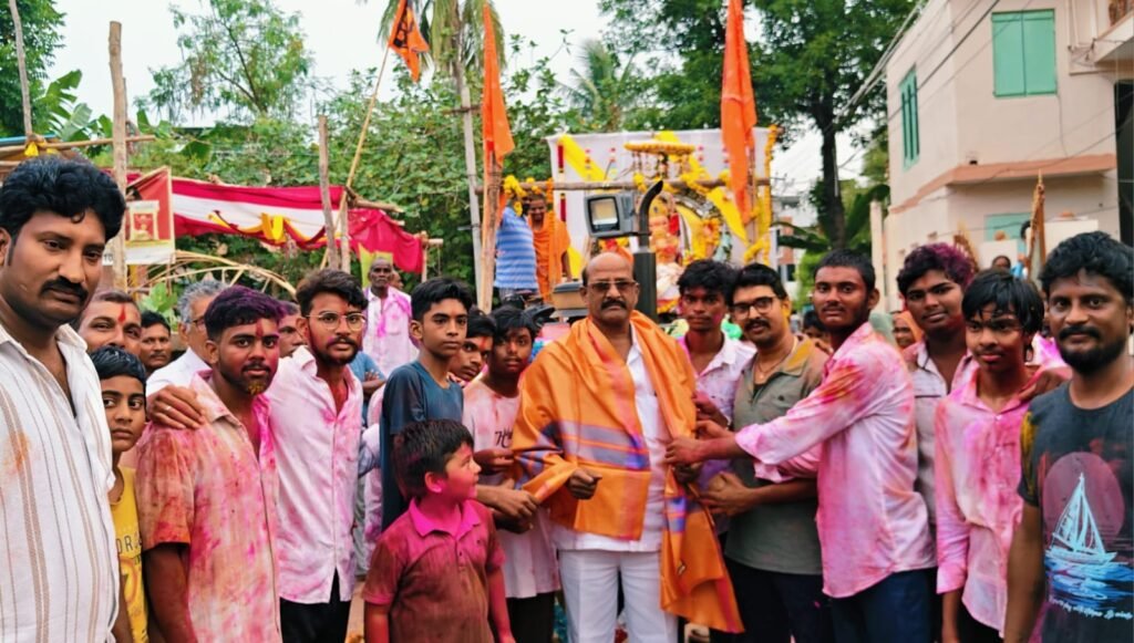 ఉయ్యూరులో ఘనంగా వినాయక ఊరేగింపు