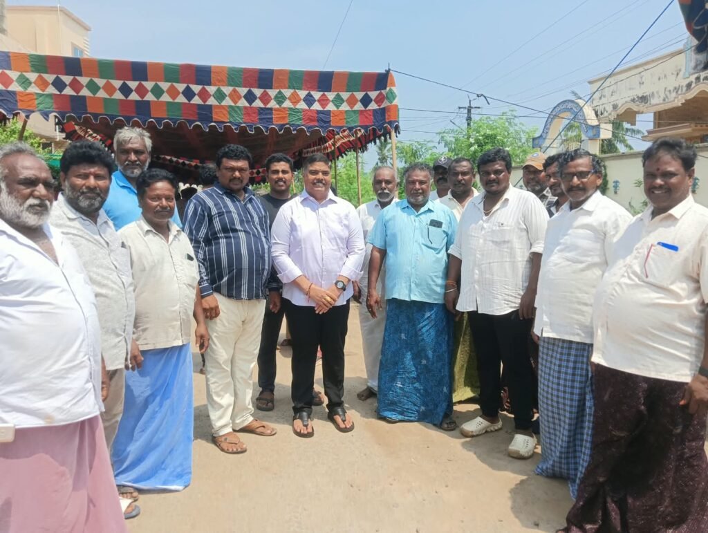 చటకాయ్ గ్రామంలో బలే పెద్ద వడ్డీ వెంకన్న ప్రథమ వర్ధంతి.. నివాళులర్పించిన ఎమ్మెల్సీ జయమంగళ వెంకటరమణ