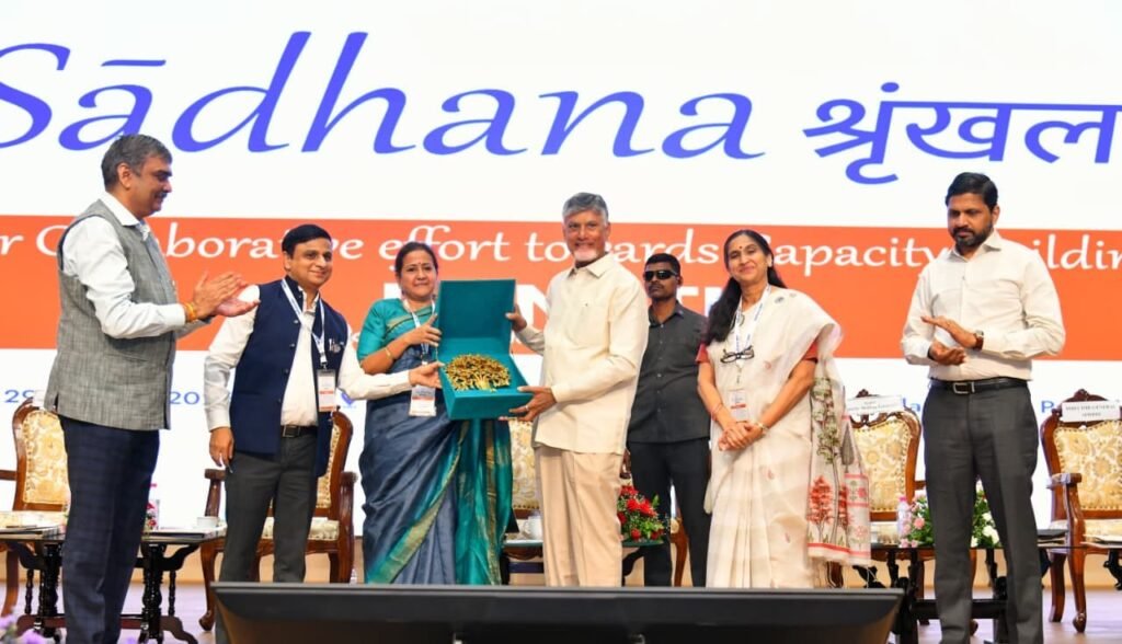 విజయవాడలో మిషన్ కర్మయోగి వర్క్‌షాప్‌లో సీఎం చంద్రబాబు నాయుడు.. కెపాసిటీ బిల్డింగ్‌లో ప్రథమ స్థానంలో నిలిచిన ఏపీకి అవార్డుల ప్రదానం