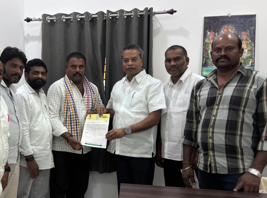 మైలవరంలో సీఎంఆర్ఎఫ్ చెక్కుల పంపిణీ.. నిరుపేదలకు అండగా ఎమ్మెల్యే వసంత వెంకటకృష్ణ ప్రసాద్