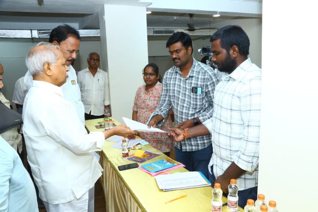 జగ్గయ్యపేటలో సాఫ్ట్‌వేర్ ఉద్యోగాల కల్పనే లక్ష్యంగా జయప్రద ఫౌండేషన్ ప్రత్యేక జాబ్ డ్రైవ్ చైర్మన్ తొండపు దశరథ జనార్ధన్ పరిశీలన