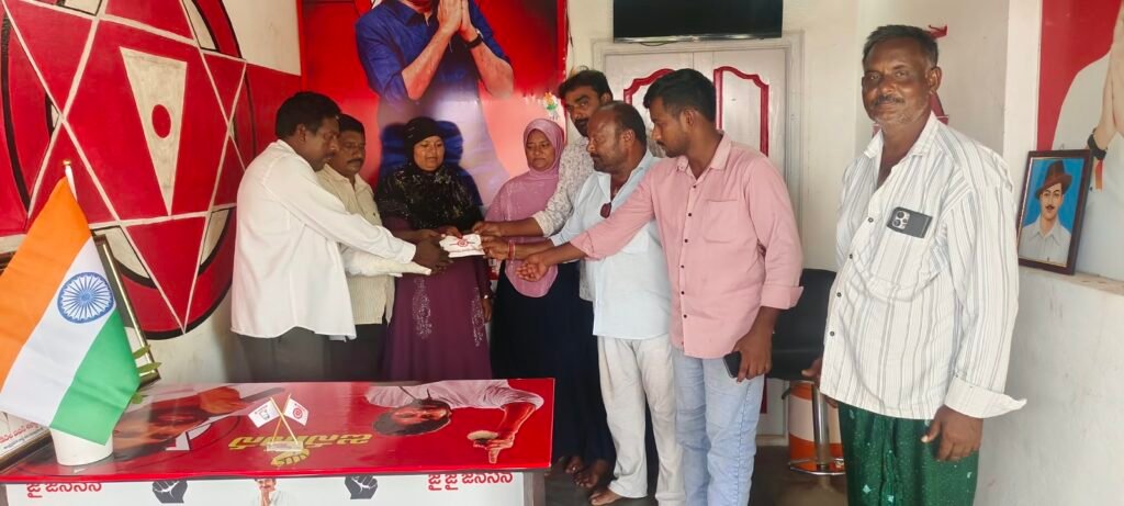 గంపలగూడెం జనసేన నాయకుల ఉదార స్వభావం.. నిరుపేద యువతి వివాహానికి ఆర్థిక సాయం
