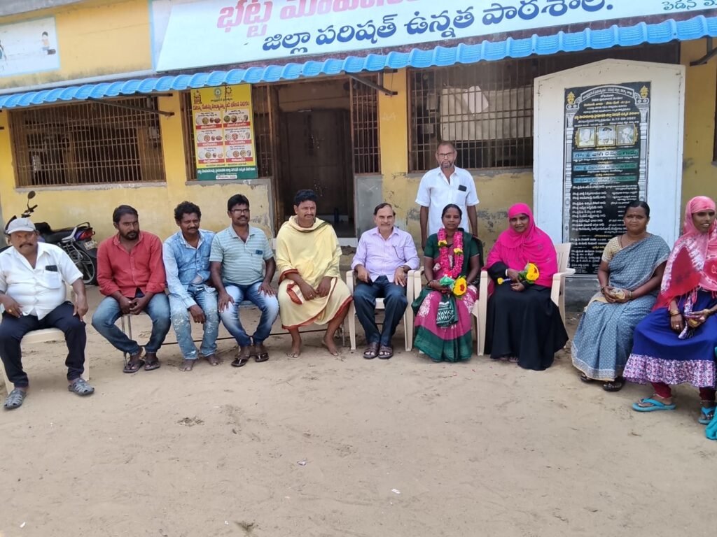 తోటమూల బట్ట జడ్పీ హైస్కూల్ ఎస్‌ఎంసీ ఎన్నికలు ఏకగ్రీవం.. చైర్మన్‌గా ఈద దేవి ఎన్నిక