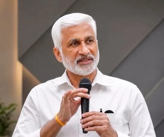 కుటుంబ రాజకీయ పార్టీలతో రాష్ట్రానికి తీవ్ర నష్టం.. విశాఖ వేదికగా సంచలన విషయాలు బయటపెడతానన్న విజయసాయిరెడ్డి