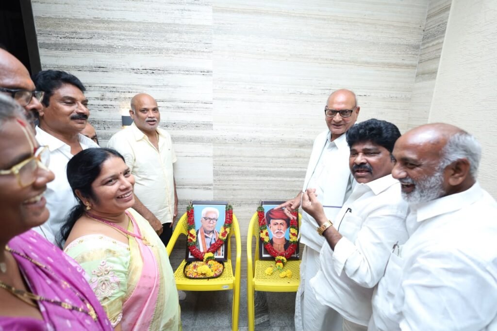 స్థానిక సంస్థల ఎన్నికల్లో బీసీలకు 34 శాతం రిజర్వేషన్లకు కూటమి ప్రభుత్వం కట్టుబడి ఉంది.. వైఎస్సార్‌సీపీ కుట్రల వల్లే అడ్డంకులు సృష్టించబడ్డాయని గన్నవరం ఎమ్మెల్యే యార్లగడ్డ వెంకట్రావు విమర్శ