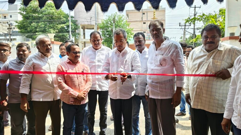 గొల్లపూడిలో పీఎం సూర్య ఘర్ ‘సేవా సేతు అభియాన్’పై ప్రత్యేక అవగాహన సదస్సు.. ప్రతి ఇంటికీ సోలార్‌ విద్యుత్‌ను చేరువ చేయడమే లక్ష్యమన్న మైలవరం ఎమ్మెల్యే వసంత కృష్ణప్రసాద్