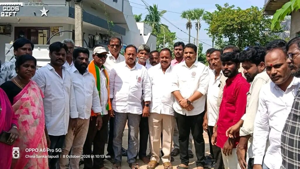 పల్లె పండుగ 3.0’తో ప్రత్తిపాడులో పల్లె ప్రగతి: ఏలేశ్వరం మండలంలో రూ. 3.5 కోట్ల సీసీ రోడ్ల పనులకు శంకుస్థాపన.. ఎమ్మెల్యే వరుపుల సత్యప్రభకు కృతజ్ఞతలు తెలిపిన మేడిశెట్టి సూర్య కిరణ్!