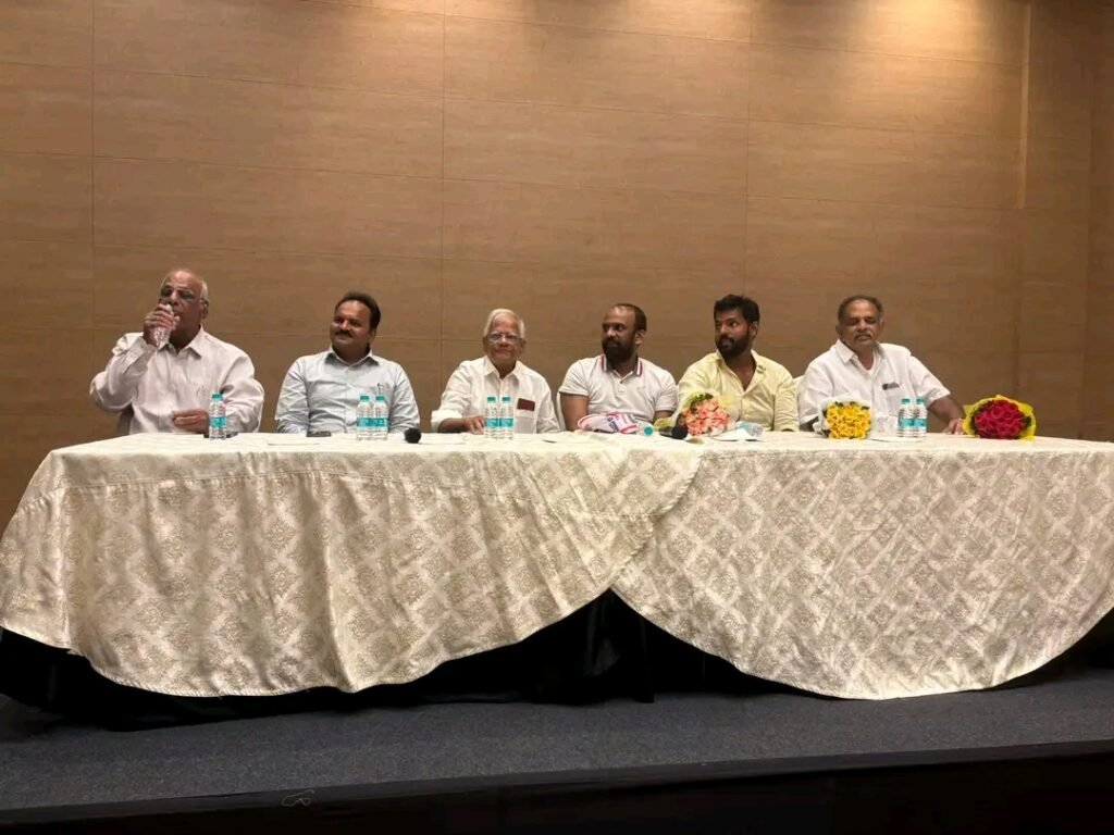 విజయవాడ బిల్డర్స్ అసోసియేషన్‌తో ఆత్మీయ భేటీలో కూటమి మేయర్ అభ్యర్థి వంగవీటి రాధాకృష్ణ: నగర సమగ్ర ప్రగతి, మౌలిక వసతుల కల్పనపై విస్తృత చర్చ.. బిల్డింగ్ రంగానికి పూర్వవైభవం తీసుకొస్తామని హామీ!