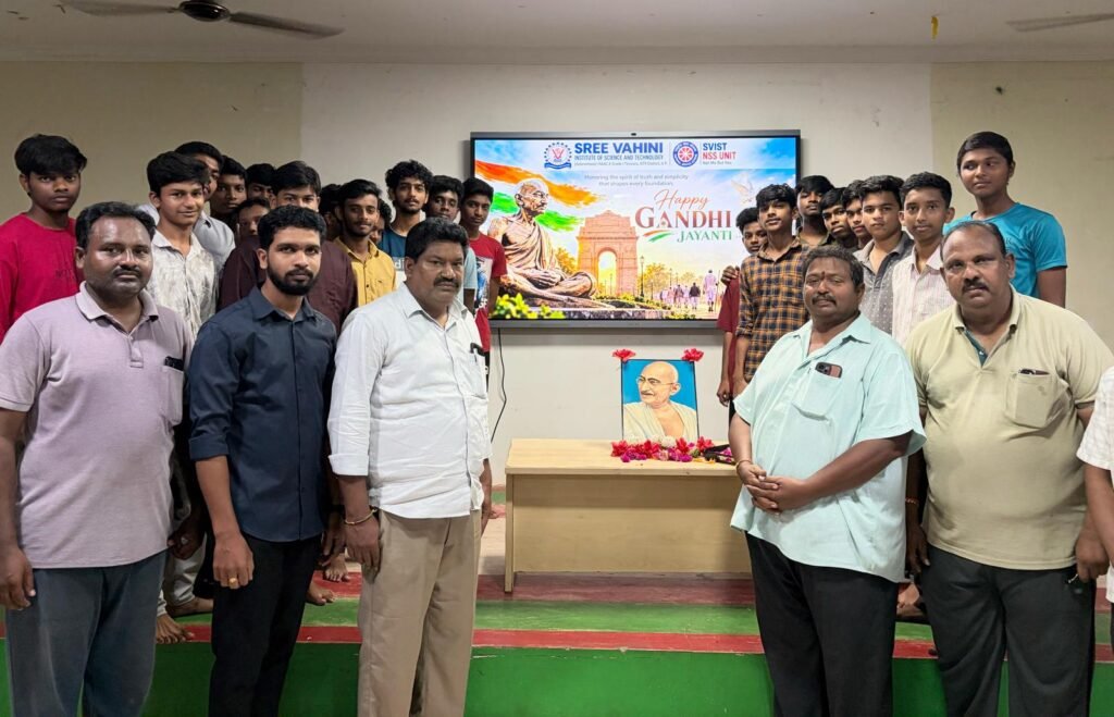 తిరువూరు శ్రీ వాహిని కళాశాలలో ఘనంగా మహాత్మా గాంధీ 157వ జయంతి వేడుకలు.. ఉత్సాహంగా ప్రసంగ పోటీలు, బహుమతుల అందజేత