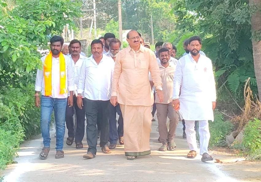 కైకలూరు మండలం వరహాపట్నంలో జల్ జీవన్ మిషన్ పైప్‌లైన్ పనులకు భూమిపూజ.. హాజరైన ఎమ్మెల్యే డా. కామినేని శ్రీనివాస్
