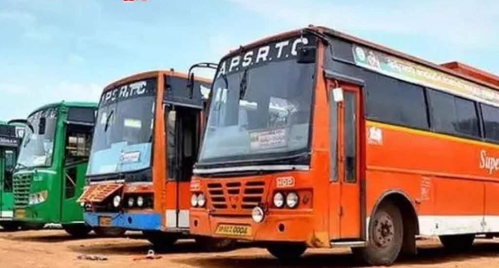 ఏపీలో దసరా పండుగ రద్దీకి ఆర్టీసీ ప్రత్యేక ఏర్పాట్లు.. ప్రయాణికుల సౌలభ్యం కోసం రాష్ట్రవ్యాప్తంగా 5,261 ప్రత్యేక బస్సులు, సాధారణ ఛార్జీలే వసూలు చేయనున్న యాజమాన్యం