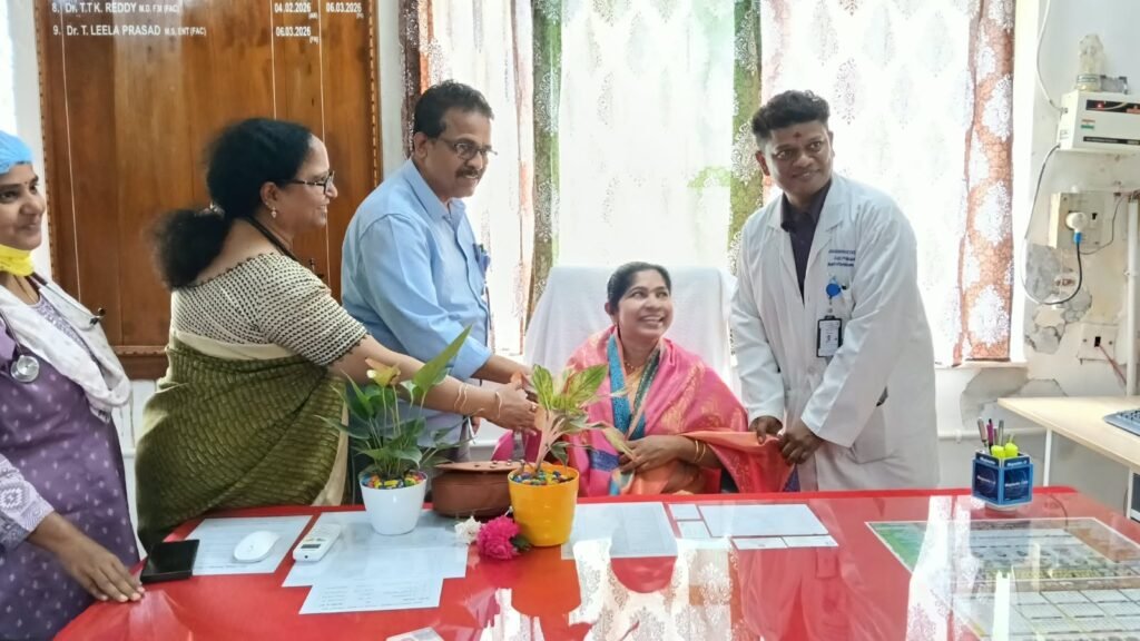 మచిలీపట్నం ప్రభుత్వ సర్వజన వైద్యశాల నూతన సూపరింటెండెంట్‌గా బాధ్యతలు స్వీకరించిన డాక్టర్ జి. పద్మశ్రీ.. ఘన స్వాగతం పలికిన వైద్యులు, సిబ్బంది
