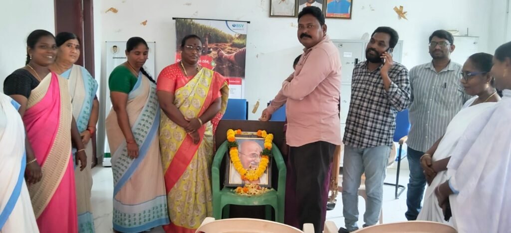 ముదినేపల్లి మండలం అల్లూరులో ఘనంగా మహాత్మా గాంధీ జయంతి వేడుకలు.. పాల్గొన్న బీజేపీ నేత రెడ్డి రాధిక విటల్