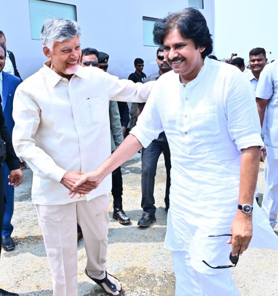 ప్రొద్దుటూరులో ‘అమరజీవి జలధార’ ప్రత్యేక పైలాన్ ఆవిష్కరణ.. రూ. 30,156 కోట్ల తాగునీటి ప్రాజెక్టుల వివరాలను వెల్లడించిన సీఎం చంద్రబాబు, డిప్యూటీ సీఎం పవన్ కళ్యాణ్