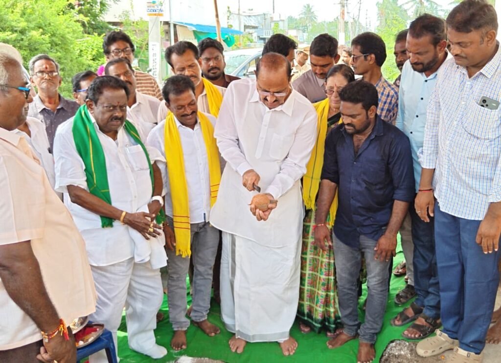 కైకలూరులో ఘనంగా ‘పల్లె పండుగ – 3.0’ కార్యక్రమం.. రూ. 60 లక్షలతో సీసీ రోడ్డు నిర్మాణానికి భూమిపూజ చేసిన ఎమ్మెల్యే డా. కామినేని శ్రీనివాస్