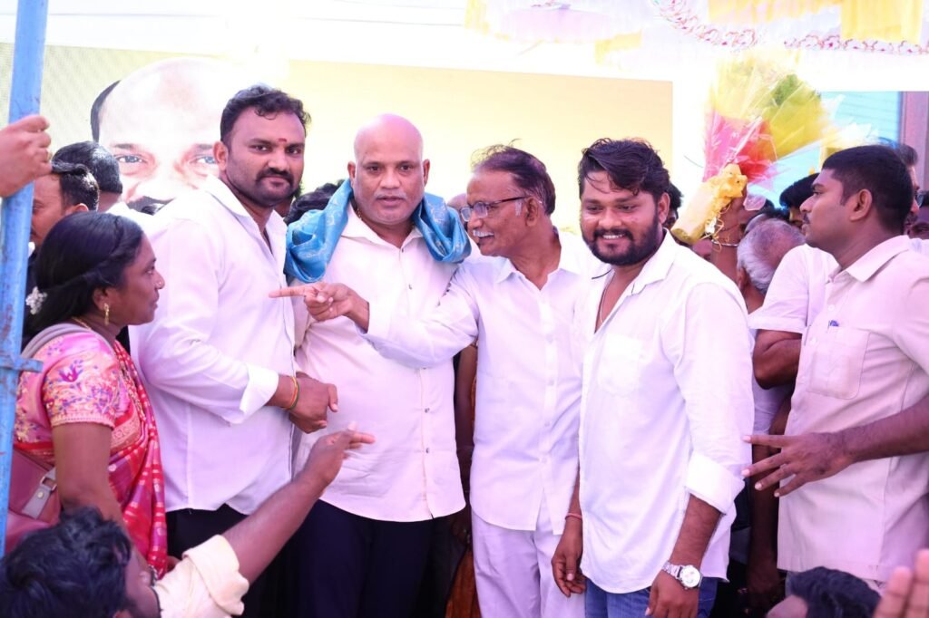 గన్నవరం పార్టీ కార్యాలయంలో ఘనంగా ఏపీ ప్రభుత్వ విప్, ఎమ్మెల్యే యార్లగడ్డ వెంకట్రావు జన్మదిన వేడుకలు