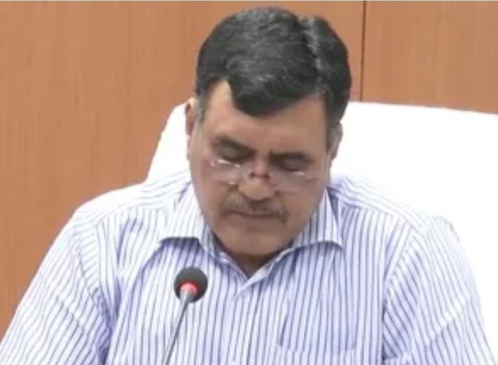 ఏపీ పీఆర్సీ కమిషనర్‌గా రిటైర్డ్ సీఎస్ దినేష్ కుమార్… ఖరారు చేసిన సీఎం చంద్రబాబు