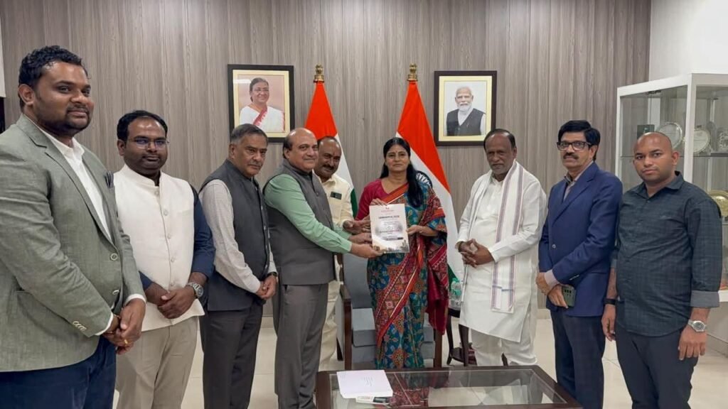 గ్లోబల్ బిజినెస్ సమ్మిట్ మీట్‌కు కేంద్ర మంత్రి అనుప్రియ పటేల్‌కు సాదర ఆహ్వానం: ఎంపీ డాక్టర్ కె. లక్ష్మణ్ ఆధ్వర్యంలో ఆహ్వాన పత్రిక అందజేసిన సమైఖ్య ఛాంబర్ ఆఫ్ కామర్స్ బృందం!
